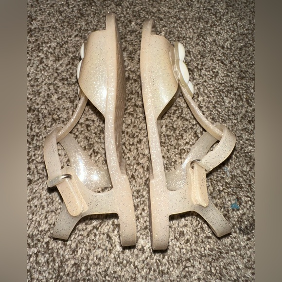 Kids Old Navy Glitter Sandals with Flower Accent - Picture 6 of 8